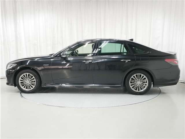 クラウンハイブリッド 2.5 RS アドバンス Four 4WD