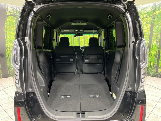 ���i�̂���������ʋ΁A���}���ɏ\���ȉ׎��X�y�[�X���m�ۂ��Ă���܂��B�Z�J���h�V�[�g��|���ƁA�傫�ȉו��̐ύڂ��\�ł���