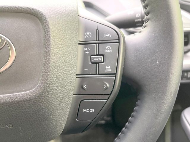 【レーダークルーズコントロール】高速道路での長距離走行が楽に!!自動で速度を保つクルーズコントロールが、衝突軽減システムと連携し、前方の車両を感知して車間を保つように速度調節してくれます!!