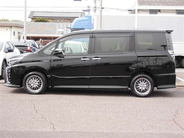 ヴォクシー1.8 ハイブリッド ZS 煌II