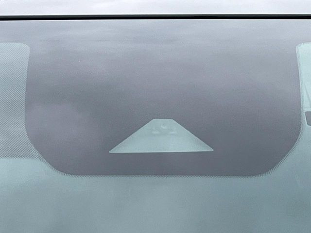 �y�C���e���W�F���g�G�}�[�W�F���V�[�u���[�L�z�t�����g�J�����őO���̎ԗ�����s�҂����m�B�Փ˂������Ȏ��͏Փ˔�Q�y���u���[�L���쓮�A�Փˉ�����T�|�[�g�B�����S�Ƀh���C�u�����y���݂��������܂��B