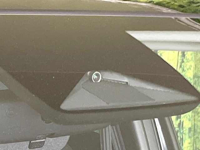 �y�z���_�Z���V���O�z���s���ɑO���̎ԗ�����F�����A�Փ˂������Ȏ��͌x��ƃu���[�L�ŏՓˉ���Ɣ�Q�y�����A�V�X�g�B�����S�Ƀh���C�u�����y���݂��������܂��B