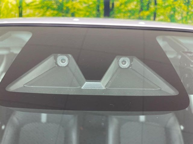 �y�X�}�[�g�A�V�X�g�z���s���ɑO���̎ԗ�����F�����A�Փ˂������Ȏ��͌x��ƃu���[�L�ŏՓˉ���Ɣ�Q�y�����A�V�X�g�B�����S�Ƀh���C�u�����y���݂��������܂��B