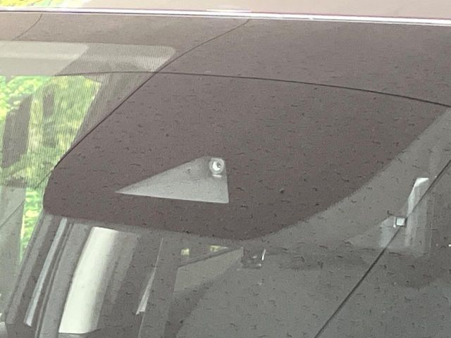 �y�C���e���W�F���g�G�}�[�W�F���V�[�u���[�L�z�t�����g�J�����őO���̎ԗ�����s�҂����m�B�Փ˂������Ȏ��͏Փ˔�Q�y���u���[�L���쓮�A�Փˉ�����T�|�[�g�B�����S�Ƀh���C�u�����y���݂��������܂��B