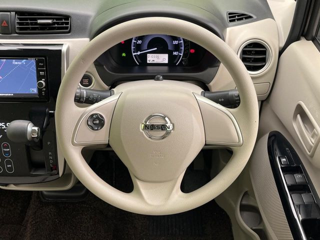 �y�X�e�A�����O�X�C�b�`�z�^�]���A�O������ڐ������炷���ƂȂ��A�I�[�f�B�I���̑��삪�\�ȕ֗��@�\!���S&���K�ȃh���C�u�����o���Ă���܂���
