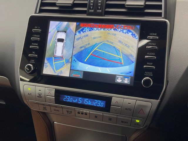 【パノラミックビューモニター】専用のカメラにより、上から見下ろしたような視点で360度クルマの周囲を確認することができます☆死角部分も確認しやすく、狭い場所での切り返しや駐車もスムーズに行えます。