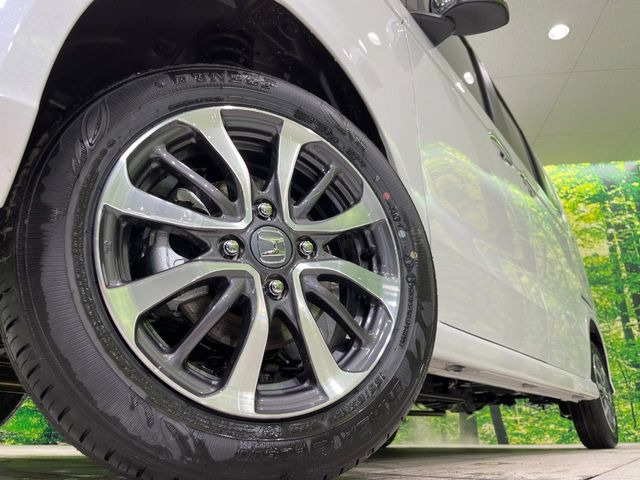 �y����14�C���`�A���~�z�C�[���z�O�ςɃ}�b�`���������A���~�z�C�[���𑕒����Ă���܂��B�e��ЊO�A���~�z�C�[����A�X�^�b�h���X�^�C�����戵�����Ă���܂��B���񂲑��k����������