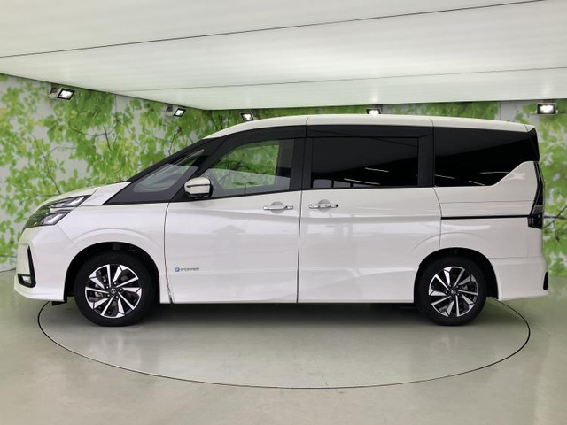 セレナ1.2 e-POWER ハイウェイスターV