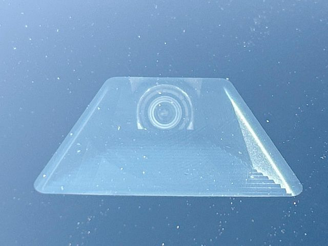 �y�z���_�Z���V���O�z���s���ɑO���̎ԗ�����F�����A�Փ˂������Ȏ��͌x��ƃu���[�L�ŏՓˉ���Ɣ�Q�y�����A�V�X�g�B�����S�Ƀh���C�u�����y���݂��������܂��B