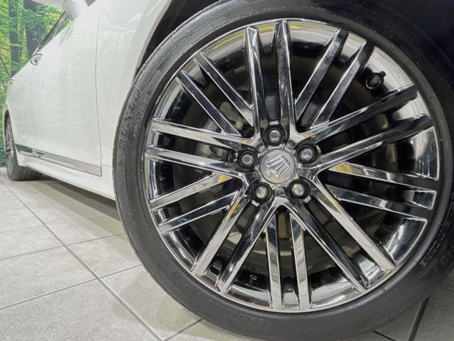 �y����18�C���`�A���~�z�C�[���z�O�ςɃ}�b�`���������A���~�z�C�[���𑕒����Ă���܂��B�e��ЊO�A���~�z�C�[����A�X�^�b�h���X�^�C�����戵�����Ă���܂��B���񂲑��k����������