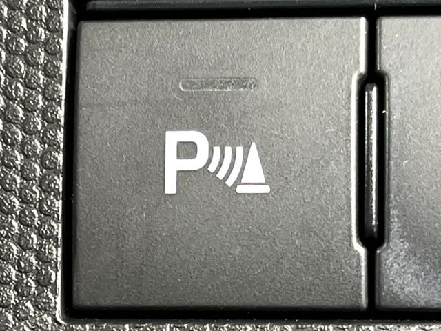 【クリアランスソナー】バンパーに付いたセンサーが障害物を検知!一定の距離に近づくとアラートで教えてくれます♪狭い駐車スペースや車庫入れ時も安心ですね☆