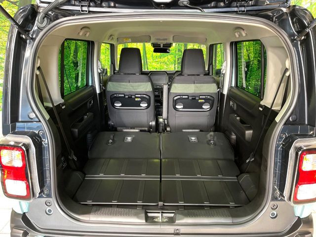 ���i�̂���������ʋ΁A���}���ɏ\���ȉ׎��X�y�[�X���m�ۂ��Ă���܂��B�Z�J���h�V�[�g��|���ƁA�傫�ȉו��̐ύڂ��\�ł���