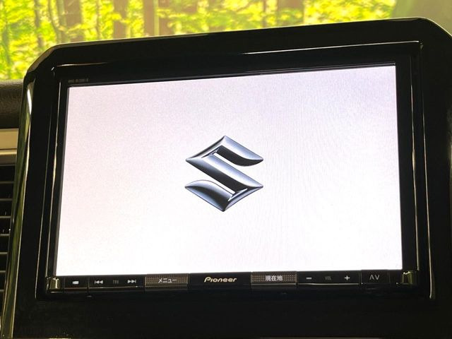 �y����8�C���`�i�r�z�C���e���A�ɗn�����ރX�^�C���b�V���ȁu��p�݌v�v���[�J�[�i�r�𑕔��􎋔F���⑀�쐫�ȂǊ�{���\�ɂ��D��A���㎿�ȃJ�[���C�t�����y���݂��������܂��B