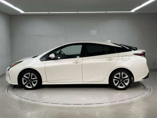 プリウス1.8 A ツーリングセレクション