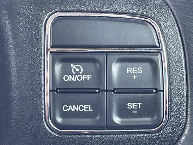 ���I�[�g�N���[�Y�R���g���[��:�������H�⎩���Ԑ�p���H���ɂāA�葬���q���\�ƂȂ�֗��ȋ@�\�ł��B�������ړ��̍ۂł����ɂ����֗��ɂ��g�����������܂���