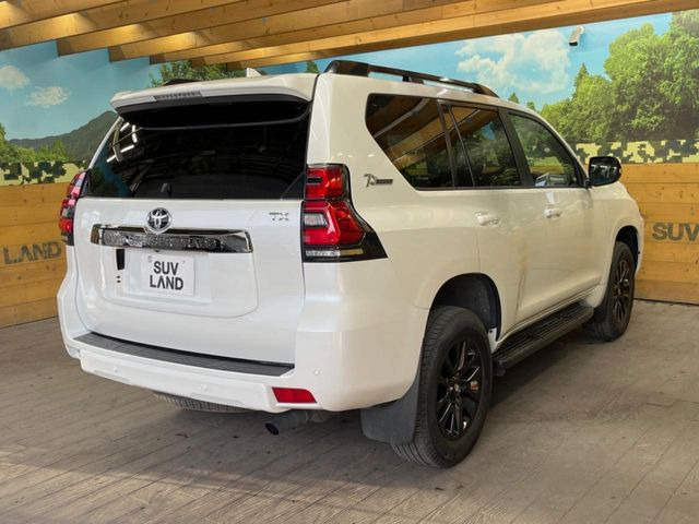 ☆全国のネクステージからお取り寄せが可能※!遠方の店舗に展示してあるクルマが気になる場合も、最寄りの店舗でご覧いただくことが可能です!是非私たちに要望をお聞かせください!※別途費用