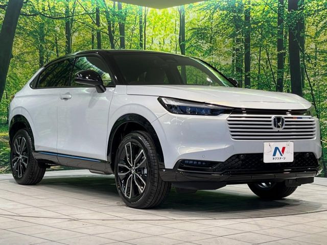 高透明度のガラス皮膜で撥水はもちろん、上質なツヤ・光沢を実現。紫外線や酸性雨から大切な愛車を保護し、色あせ・劣化を防止。「弾スプラッシュコート」、「弾プリミッサコート」からお選びいただけます。