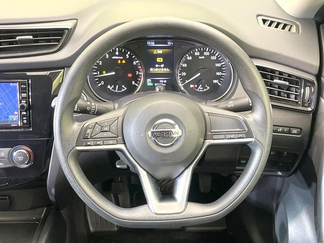 【ステアリングスイッチ】運転中、前方から目線をそらすことなく、オーディオ等の操作が可能な便利機能!安心&快適なドライブを演出してくれます♪