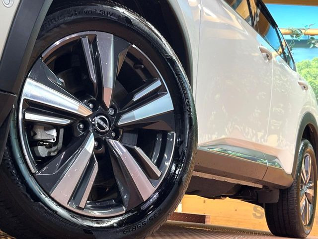 �y����19�C���`�A���~�z�C�[���z�O�ςɃ}�b�`���������A���~�z�C�[���𑕒����Ă���܂��B�e��ЊO�A���~�z�C�[����A�X�^�b�h���X�^�C�����戵�����Ă���܂��B���񂲑��k����������