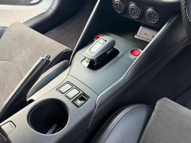 NISMO��p�v�b�V���G���W���X�^�[�^�[&�h���C�u���[�h�Z���N�^�[�B