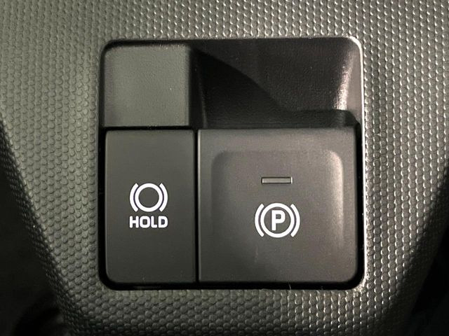 �y�I�[�g�u���[�L�z�[���h�z�M���҂���a�؂Œ�Ԏ��Ƀu���[�L���瑫�𗣂��Ă��A��~��Ԃ�ێ����Ă���܂��B�O�i����Ƃ��̓A�N�Z���𓥂߂Ύ����ŉ��������̂ň��S��X���^�]���y�ɂȂ�܂���