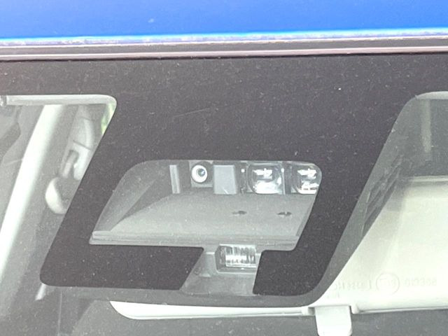 �y�X�Y�L �Z�[�t�e�B�T�|�[�g�z���s���ɑO���̎ԗ�����F�����A�Փ˂������Ȏ��͌x��ƃu���[�L�ŏՓˉ���Ɣ�Q�y�����A�V�X�g�B�����S�Ƀh���C�u�����y���݂��������܂��B