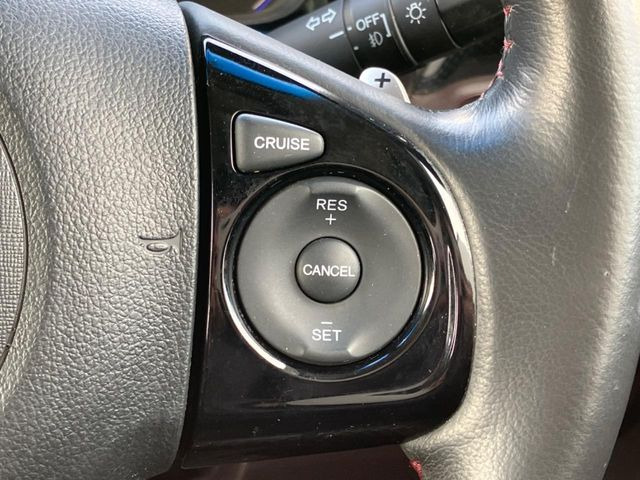 �y�N���[�Y�R���g���[���z�������H�����N���N���s�B�A�N�Z���𗣂��Ă���葬�x�ő��s���ł��A�������^�]���̕��S���y��!�����E�������ȒP�ȃX�C�b�`����Œ����ł��܂��B