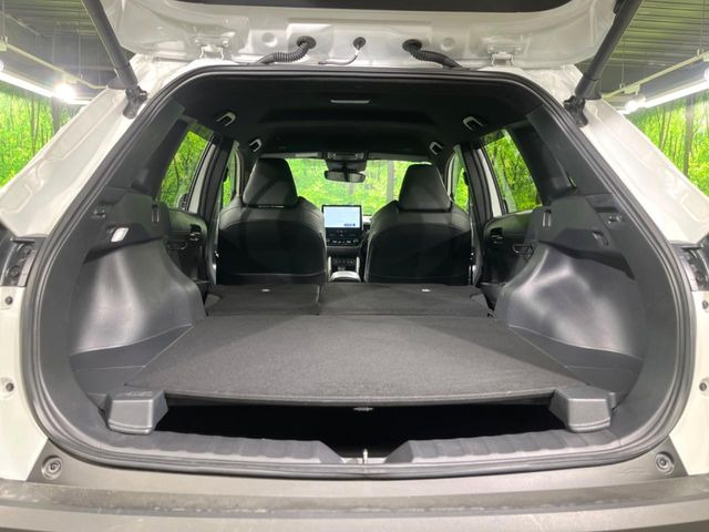 ���i�̂���������ʋ΁A���}���ɏ\���ȉ׎��X�y�[�X���m�ۂ��Ă���܂��B�Z�J���h�V�[�g��|���ƁA�傫�ȉו��̐ύڂ��\�ł���