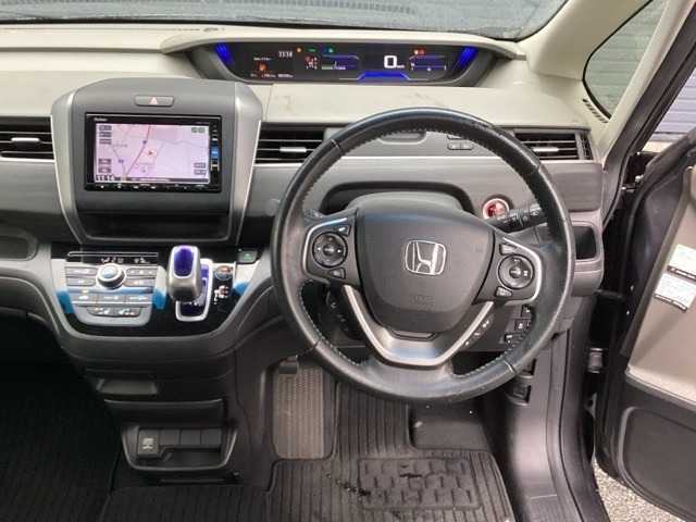 フリード+1.5 ハイブリッド EX