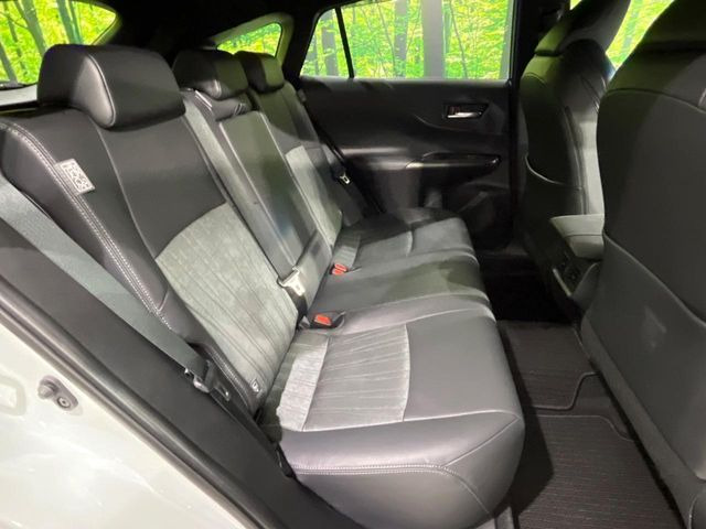 後部座席も気になるようなキズ・汚れやへたり等、大きなダメージはなく、良好な状態です。