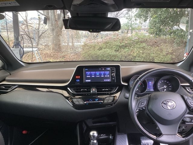 C-HRハイブリッド 1.8 G LED エディション