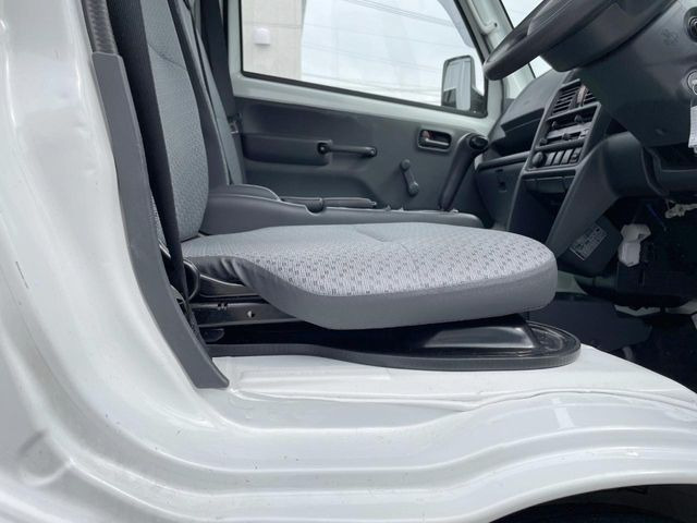 �^�]�Ȃ܂��ɂ͏\���ȃX�y�[�X������A�啿�ȕ��ł��������^�]���Ă�����������ł��B