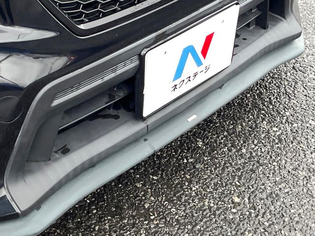 �ySTI�X�^�C���p�b�P�[�W�z�t�����g�E�T�C�h�E���A��STI�̃G�A���œ���B�O�ς̃X�|�[�e�B�[�����ۗ������Ă���邾���łȂ��A�������s���̋�̓o�����X���œK�����Ă���܂��B