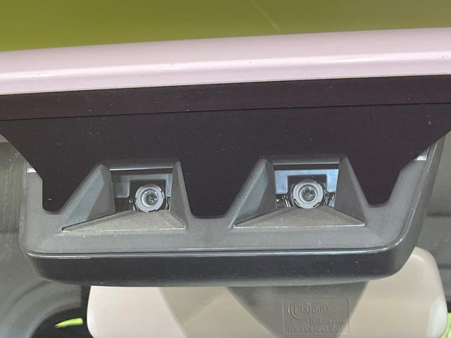 �y�X�}�[�g�A�V�X�g�z���s���ɑO���̎ԗ�����F�����A�Փ˂������Ȏ��͌x��ƃu���[�L�ŏՓˉ���Ɣ�Q�y�����A�V�X�g�B�����S�Ƀh���C�u�����y���݂��������܂��B