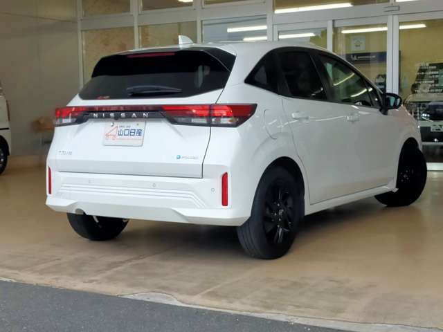 ノート1.2 X 90周年記念車