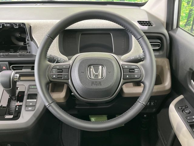 �y�����v�����X�e�A�����O�z�㎿�Ȋv���g�p���邱�ƂŁA��ɂ����������݂ƂĂ��^�]���₷���n���h���ł���