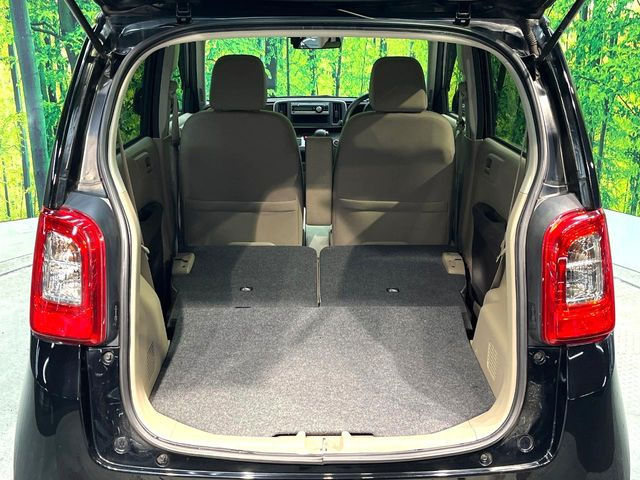 ���i�̂���������ʋ΁A���}���ɏ\���ȉ׎��X�y�[�X���m�ۂ��Ă���܂��B�Z�J���h�V�[�g��|���ƁA�傫�ȉו��̐ύڂ��\�ł���