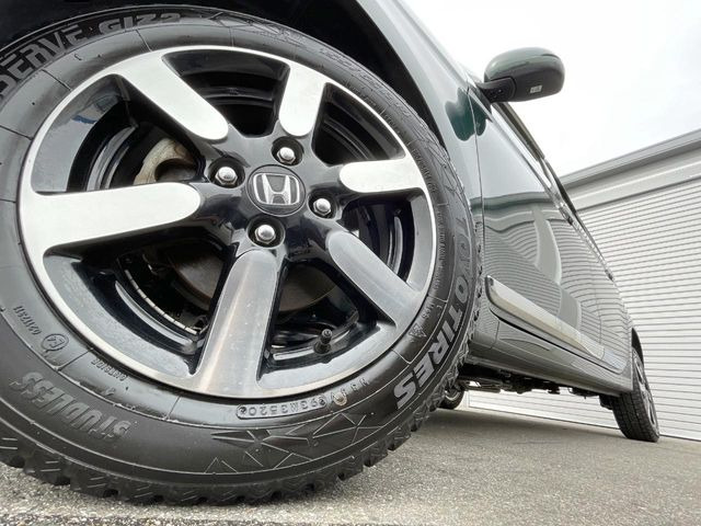 �y����14�C���`�A���~�z�C�[���z�O�ςɃ}�b�`���������A���~�z�C�[���𑕒����Ă���܂��B�e��ЊO�A���~�z�C�[����A�X�^�b�h���X�^�C�����戵�����Ă���܂��B���񂲑��k����������