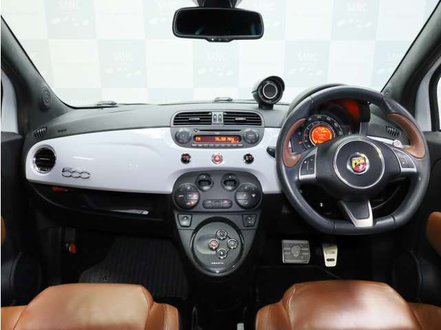 アバルト595ツーリズモ