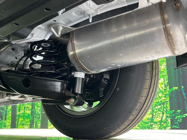 お車を安心してお乗りいただく為には、足回りの定期点検が欠かせません。サービスサポート(有償保証)では無料点検もご提供しており、安心のカーライフをお過ごしいただけるサポート体制が整っています。