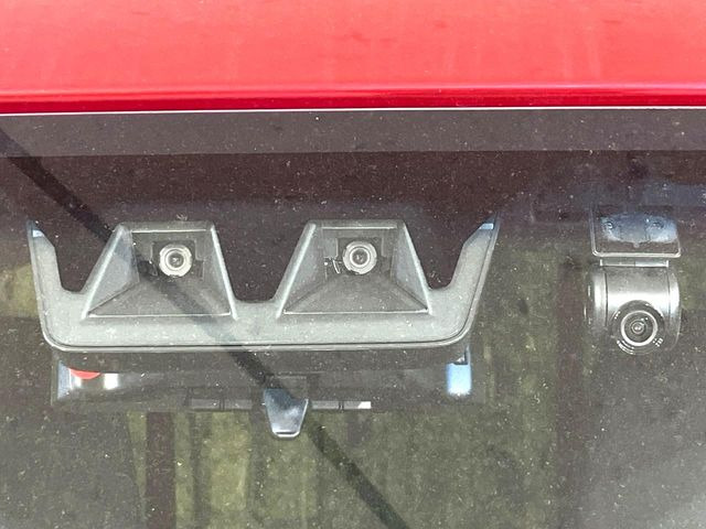 �y�X�}�[�g�A�V�X�g�z���s���ɑO���̎ԗ�����F�����A�Փ˂������Ȏ��͌x��ƃu���[�L�ŏՓˉ���Ɣ�Q�y�����A�V�X�g�B�����S�Ƀh���C�u�����y���݂��������܂��B