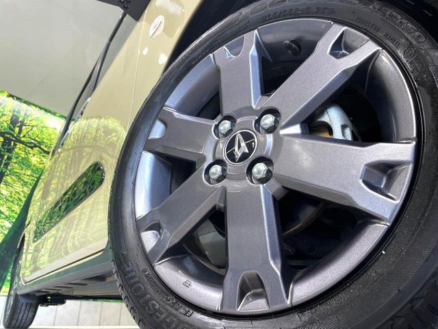 �y����15�C���`�A���~�z�C�[���z�O�ςɃ}�b�`���������A���~�z�C�[���𑕒����Ă���܂��B�e��ЊO�A���~�z�C�[����A�X�^�b�h���X�^�C�����戵�����Ă���܂��B���񂲑��k����������