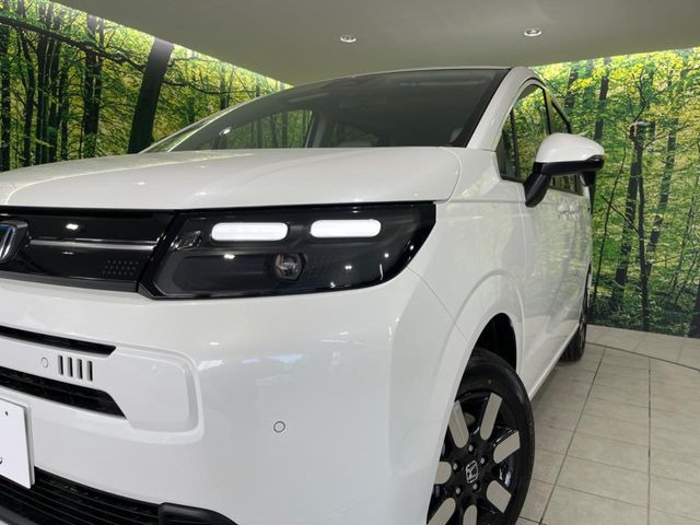 �yLED�w�b�h���C�g�z���V����ԑ��s�����ǍD�Ȏ��E���m�ۂ����S���ĉ^�]�ł��鍂�P�xLED�w�b�h���C�g�𑕔�!�_�����x�������A����d�͂��}�����Ă��܂��B