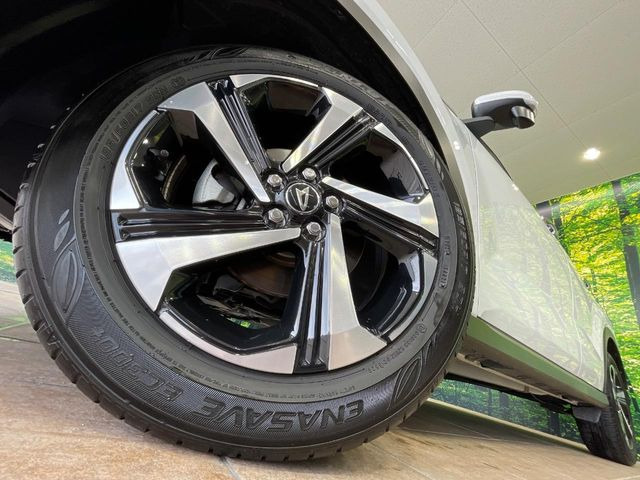 �y����17�C���`�A���~�z�C�[���z�O�ςɃ}�b�`���������A���~�z�C�[���𑕒����Ă���܂��B�e��ЊO�A���~�z�C�[����A�X�^�b�h���X�^�C�����戵�����Ă���܂��B���񂲑��k����������