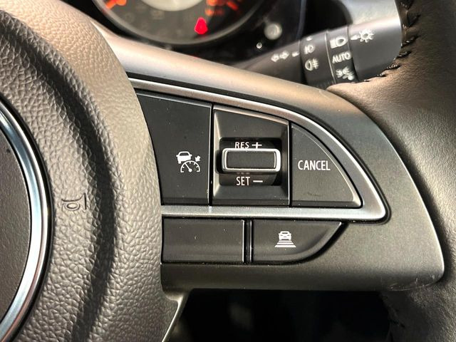 【アダプティブクルーズコントロール】高速道路での長距離走行が楽に!!自動で速度を保つクルーズコントロールが、衝突軽減システムと連携し、前方の車両を感知して車間を保つように速度調節してくれます!!