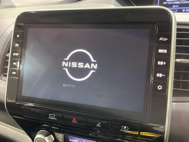 �y�����i�r�z�l�C�̏����i�r�𑕔����Ă���܂��B�i�r�̎g���₷���͂������A�I�[�f�B�I�@�\���[��!�L�����v�◷�s�͂������A�ʋ΂┃�����ȂǕ��i�̃h���C�u���y�����Ȃ�͂���