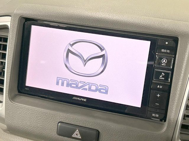 【純正ナビ】人気の純正ナビを装備しております。ナビの使いやすさはもちろん、オーディオ機能も充実!キャンプや旅行はもちろん、通勤や買い物など普段のドライブも楽しくなるはず♪