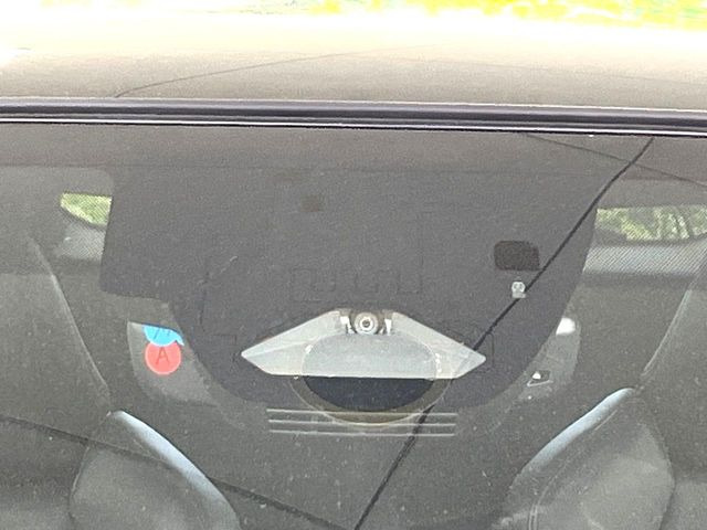 �y�g���^�Z�[�t�e�B�Z���X�z���s���ɑO���̎ԗ�����F�����A�Փ˂������Ȏ��͌x��ƃu���[�L�ŏՓˉ���Ɣ�Q�y�����A�V�X�g�B�����S�Ƀh���C�u�����y���݂��������܂��B