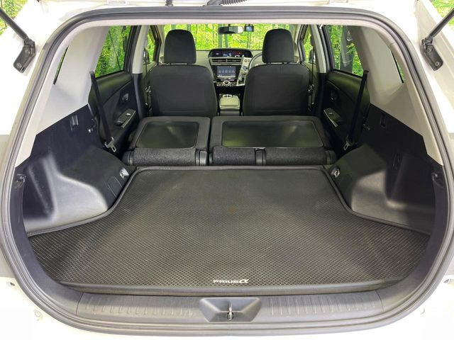 ���i�̂���������ʋ΁A���}���ɏ\���ȉ׎��X�y�[�X���m�ۂ��Ă���܂��B�Z�J���h�V�[�g��|���ƁA�傫�ȉו��̐ύڂ��\�ł���