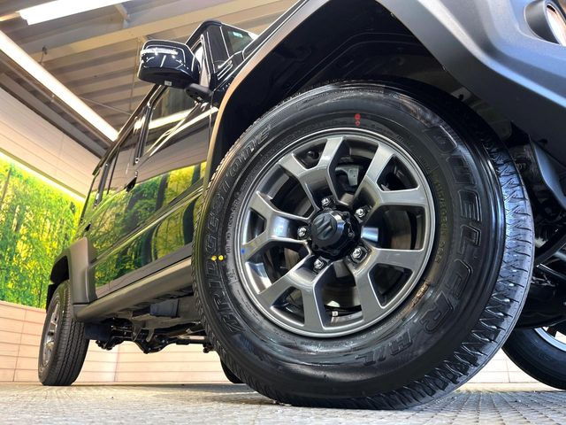 【純正15インチアルミホイール】外観にマッチした純正アルミホイールを装着しております。各種社外アルミホイールや、スタッドレスタイヤも取扱いしております。是非ご相談ください♪